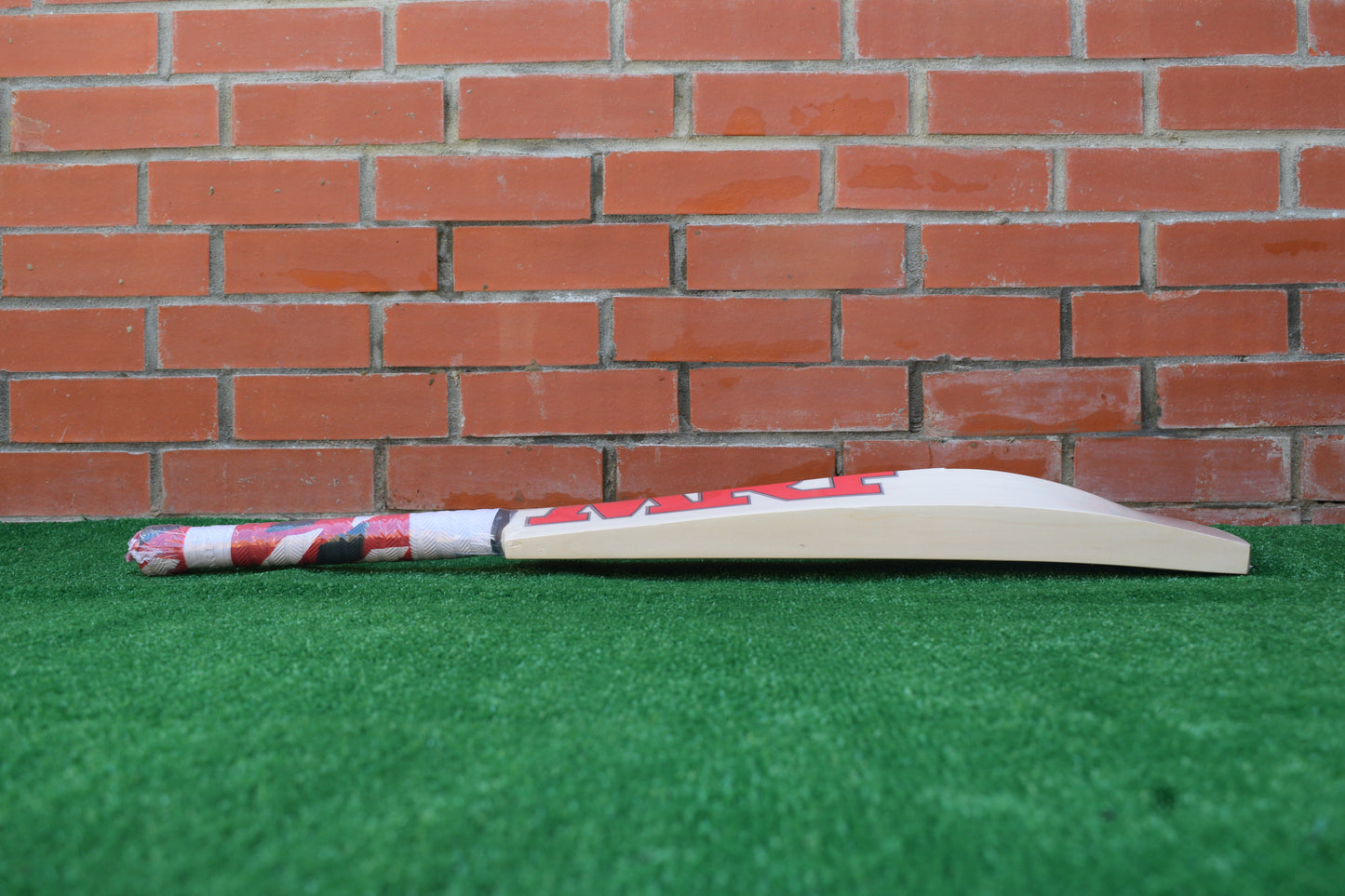 MRF Chase Master - Player Grade Cricket Bat