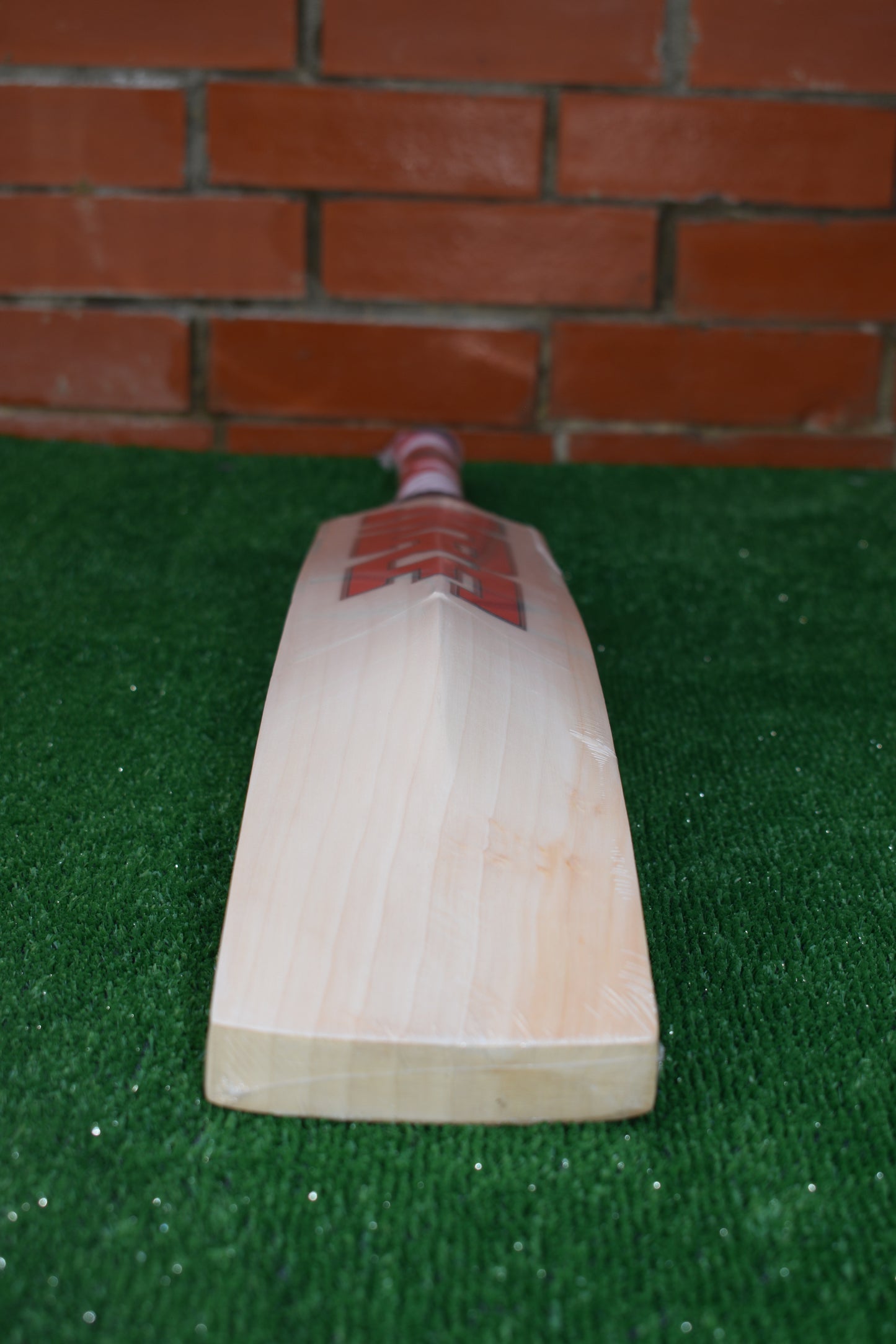 MRF Chase Master - Player Grade Cricket Bat