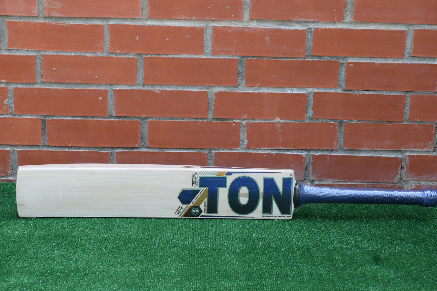 TON Player Edition English Willow Cricket Bat