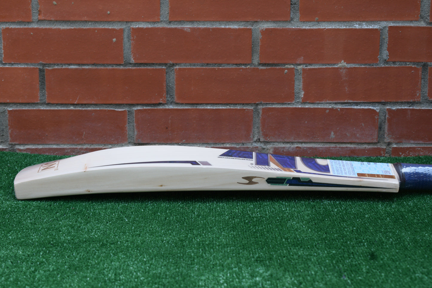 TON Player Edition English Willow Cricket Bat