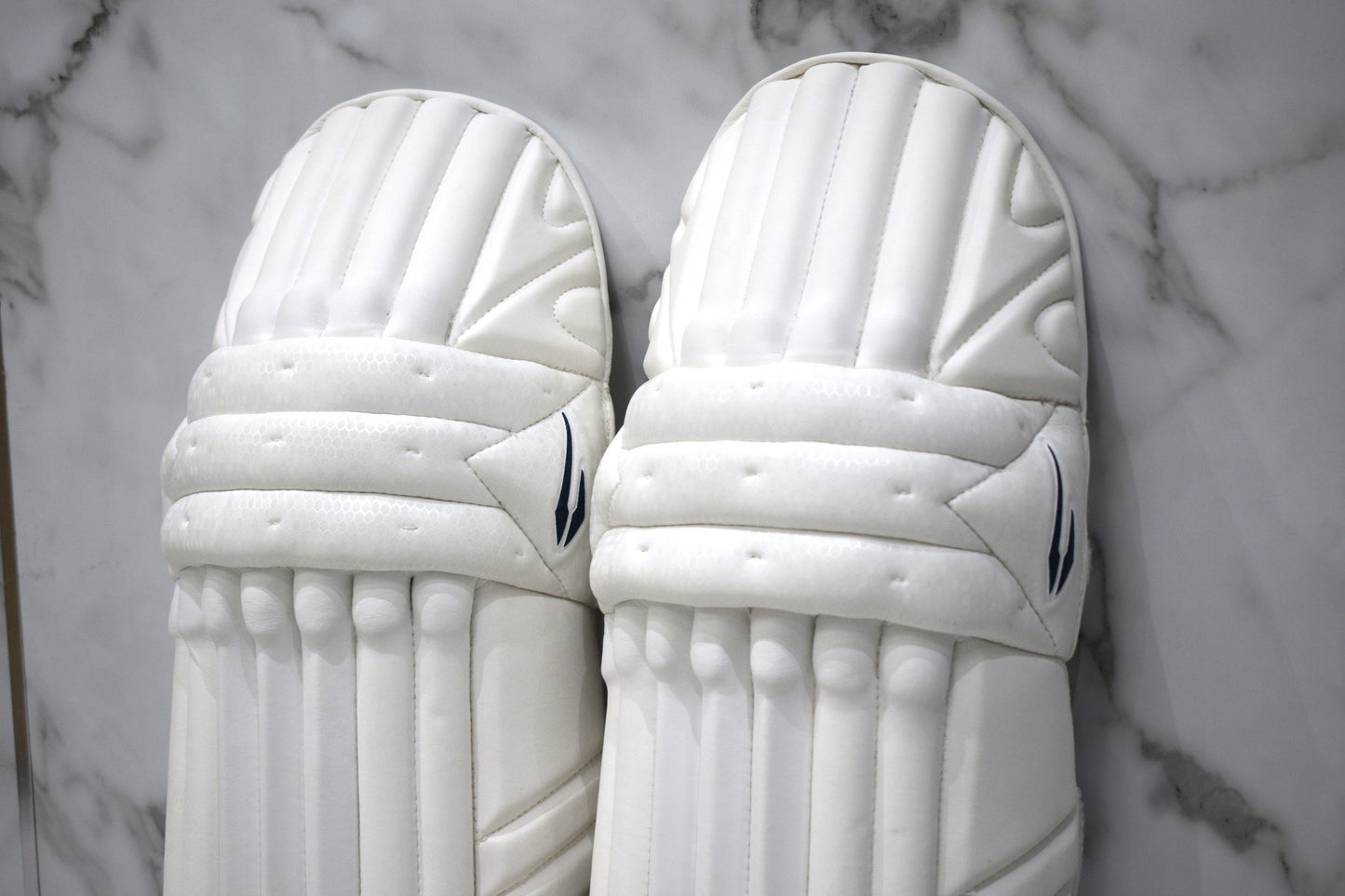 DSC Pearla X Pro Batting Leggaurd