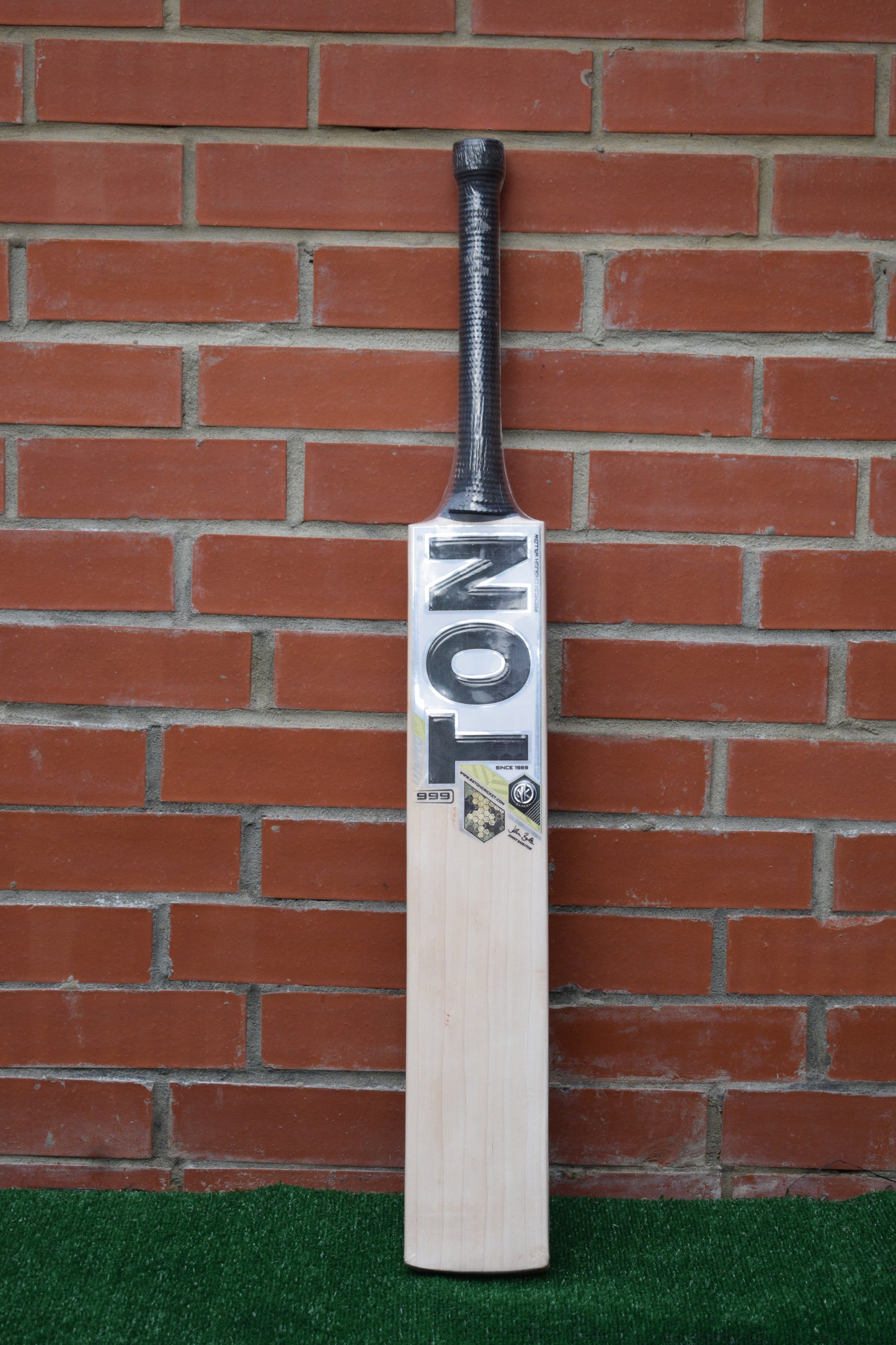 TON 999 English Willow Cricket Bat