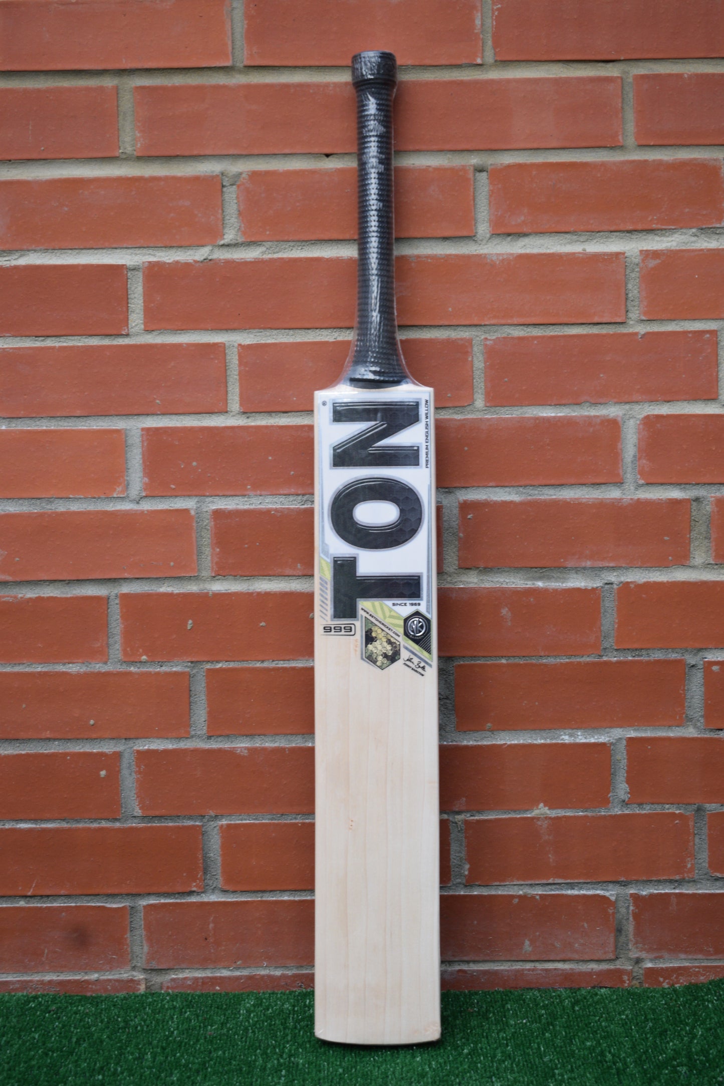 TON 999 English Willow Cricket Bat