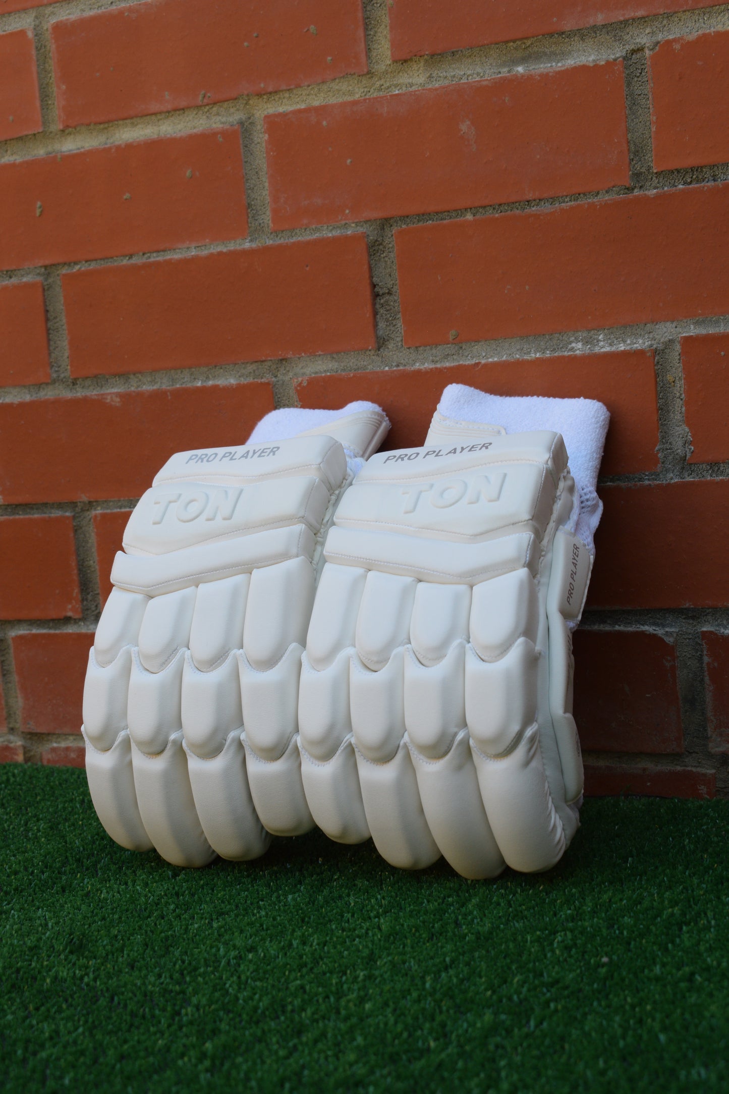 Ton Player Edition Cricket Batting Gloves