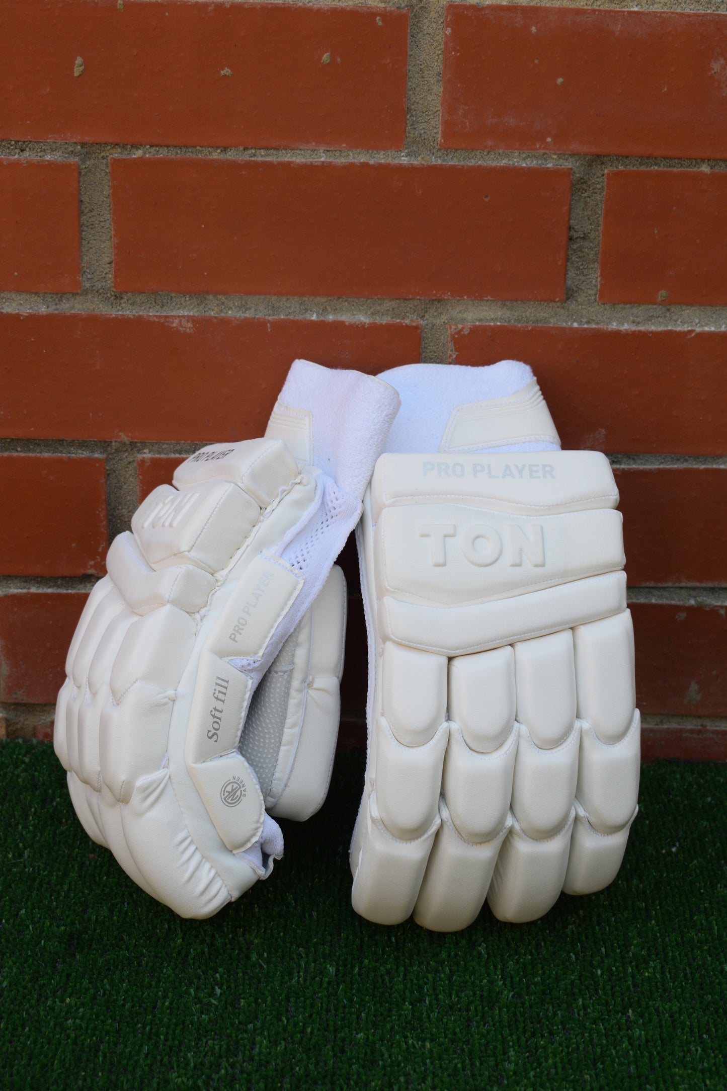 Ton Player Edition Cricket Batting Gloves