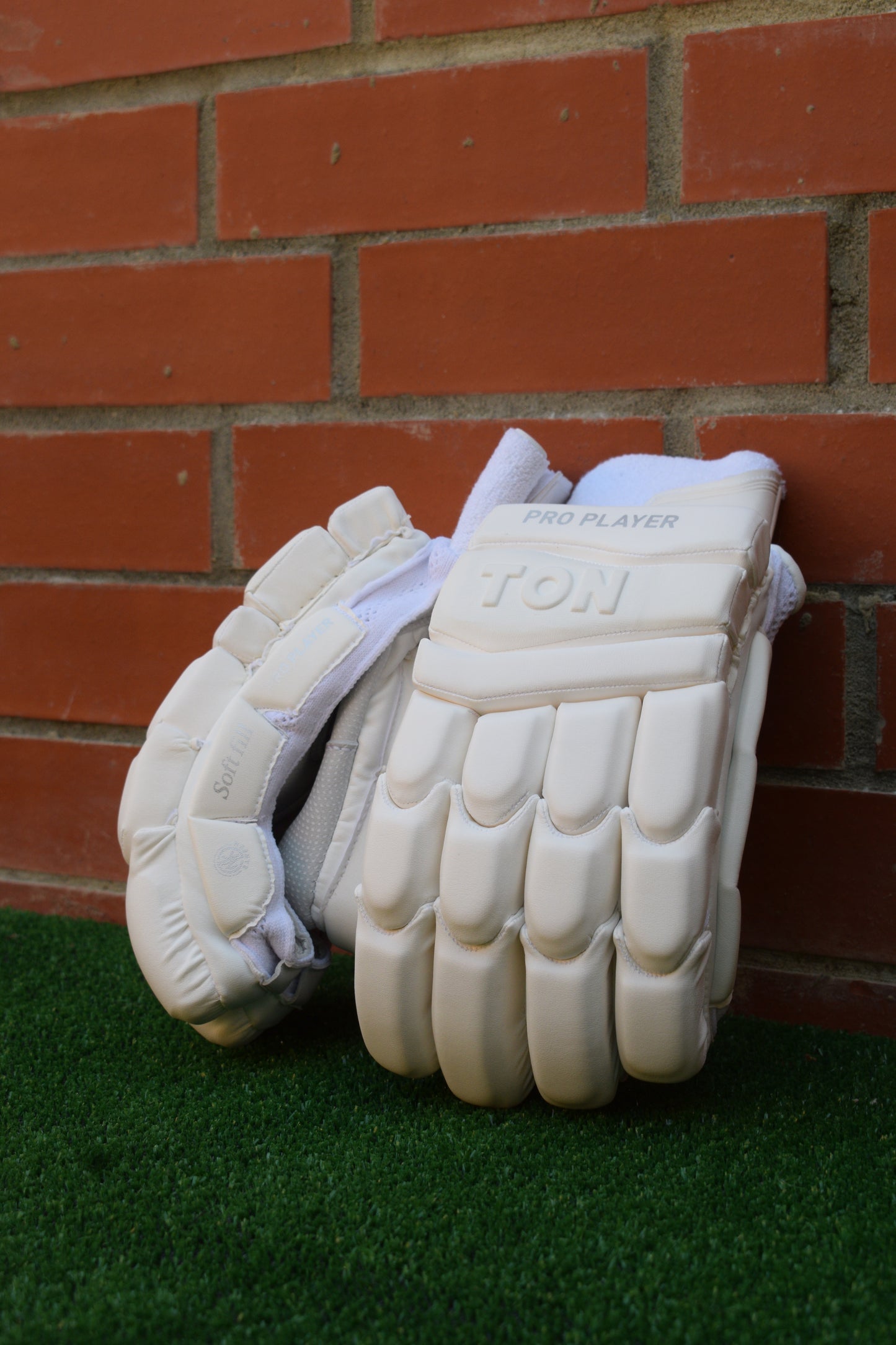 Ton Player Edition Cricket Batting Gloves