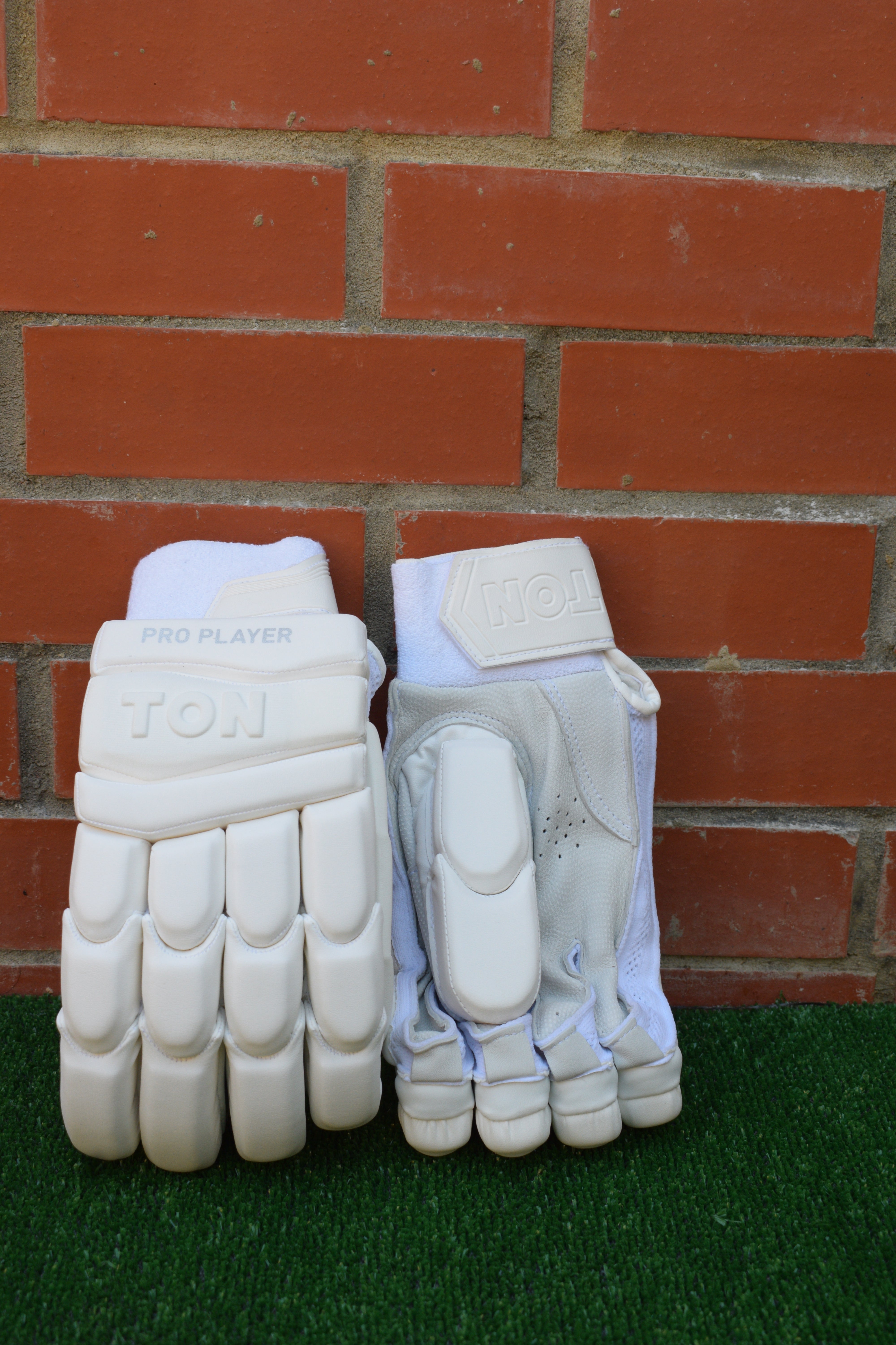 Ton Player Edition Cricket Batting Gloves HariCricket Hari Cricket