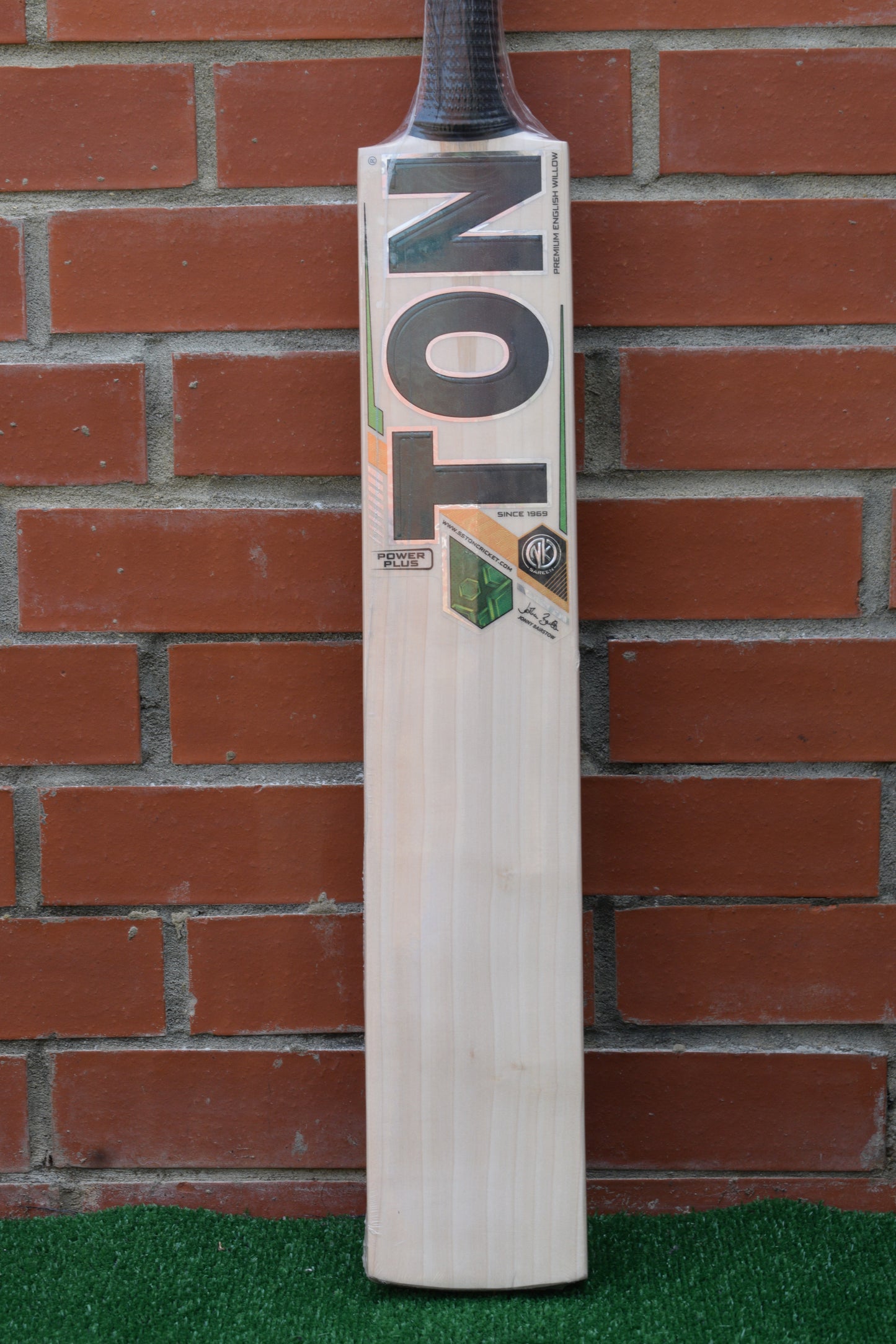 TON Power Plus English Willow Cricket Bat