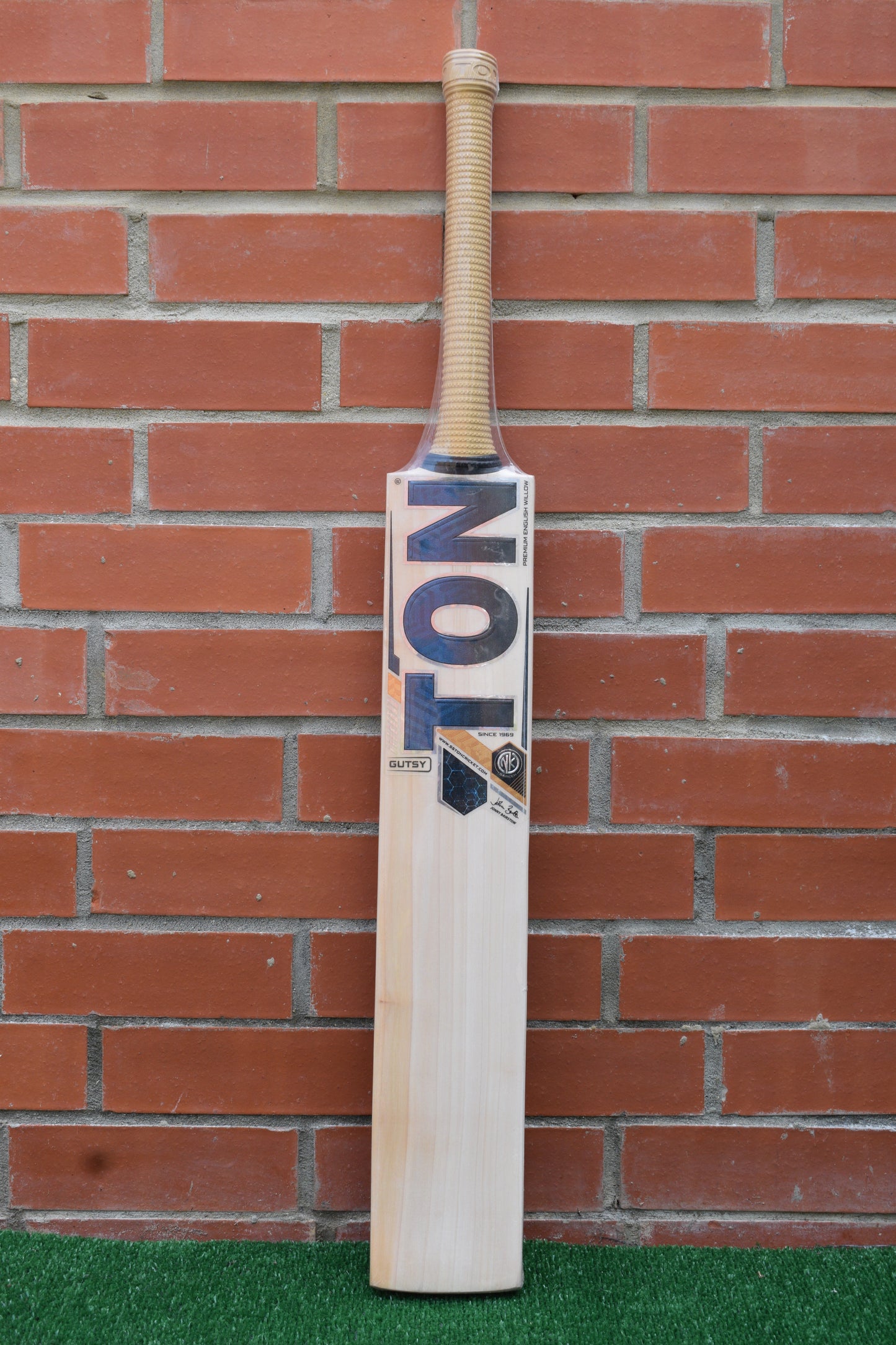 TON Gutsy English Willow Cricket Bat