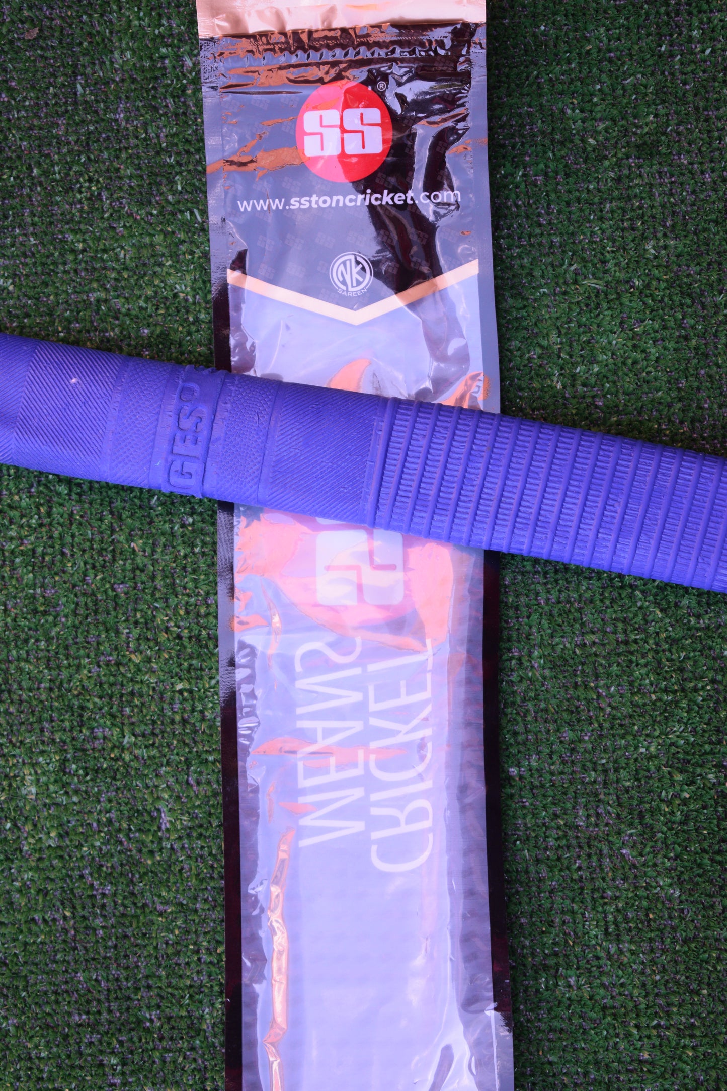 Ton Cricket Bat Chevron Grip